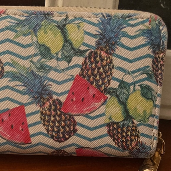 New~Card Holder - Picture 2 of 5